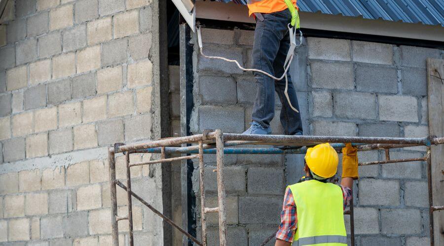 Professional residential roofers in Martindale, TX